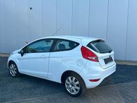 Gebraucht Ford Fiesta Trend 80 PS (58 kW) 2010 Weiß Kleinwagen