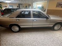 Gebraucht Mercedes 190 102 PS (75 kW) 1987 Silber Limousine