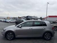 Gebraucht VW Golf VII Sound 110 PS (80 kW) 2017 Tungsten silver Limousine