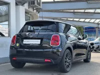 Gebraucht Mini Cooper SE Classic 135 kW (184 PS) 2023 Schwarz Kleinwagen