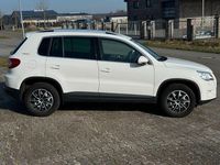 Gebraucht VW Tiguan Team 140 PS (102 kW) 2011 Weiß SUV