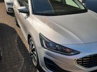 Usado Ford Focus Titanium 125 CV (91 kW) 2024 Plateado Familiar