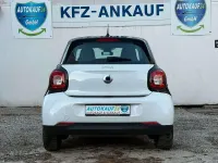 Używany Smart ForFour Basis 71 KM (52 kW) 2019 Biały Hatchback