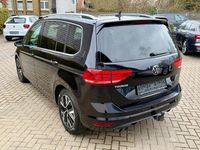Gebraucht VW Touran Highline 150 PS (110 kW) 2020 Schwarz Van / Kleinbus