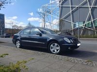 Gebraucht Mercedes E200 Elegance 163 PS (119 kW) 2004 Blau Limousine