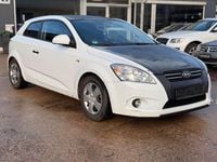 Usado Kia Ceed 126 HP (92 kW) 2009 Branco Citadino