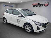 Gebraucht Hyundai i20 Select 101 PS (74 kW) 2025 Atlas white / sol Limousine