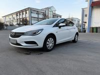 Gebraucht Opel Astra 101 PS (74 kW) 2017 Weiß Limousine