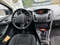 Gebraucht Ford Focus 100 PS (73 kW) 2017 Grau Limousine