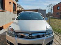 Gebraucht Opel Astra 150 PS (110 kW) 2010 Grau Kombi