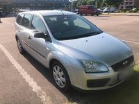 Gebraucht Ford Focus 109 PS (80 kW) 2006 Silber Kombi