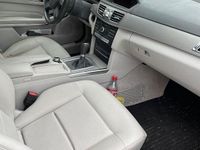 Gebraucht Mercedes E200 136 PS (100 kW) 2015 Blau Kombi