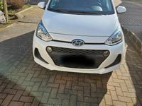 Gebraucht Hyundai i10 Trend 67 PS (49 kW) 2017 Weiß Kleinwagen