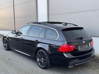 Gebraucht BMW 330 Performance 245 PS (180 kW) 2010 Schwarz Kombi