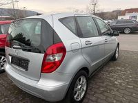 Gebraucht Mercedes A160 95 PS (69 kW) 2011 Polarsilber  metalliclack Kleinwagen