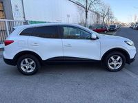 Gebraucht Renault Kadjar Life 131 PS (96 kW) 2016 Gletscherweiss SUV