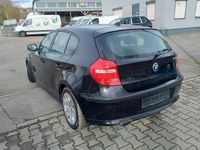 Gebraucht BMW 116 122 PS (89 kW) 2010 Schwarz Kleinwagen