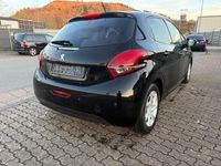 Gebraucht Peugeot 208 Style 82 PS (60 kW) 2018 Schwarz Kleinwagen