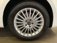 Gebraucht Mercedes V250 190 PS (139 kW) 2024 Bergkristallweiß metallic Van / Kleinbus