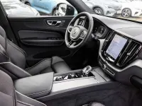 Gebraucht Volvo XC60 Plus 197 PS (144 kW) 2023 Grau SUV