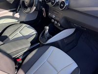 Gebraucht Audi A1 Ambition 105 PS (77 kW) 2013 Rot Kleinwagen