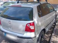 Second-hand VW Polo 75 CP (55 kW) 2005 Argintiu Hatchback