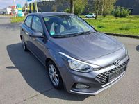Gebraucht Hyundai i20 Trend 84 PS (61 kW) 2018 Grau Kleinwagen