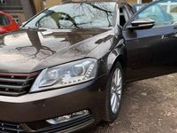 Gebraucht VW Passat Highline 170 PS (125 kW) 2012 Braun Kombi