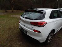 Gebraucht Hyundai i30 Style 110 PS (80 kW) 2018 Weiß Limousine