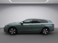 Gebraucht VW Passat 150 PS (110 kW) 2025 Grün Kombi