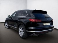 Gebraucht VW Touareg Elegance 381 PS (280 kW) 2021 Schwarz deep black perleffekt SUV