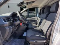 Gebraucht Renault Trafic 150 PS (110 kW) 2024 Rot Van / Kleinbus
