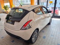 Gebraucht Lancia Ypsilon 95 PS (69 kW) 2012 Weiß Kleinwagen