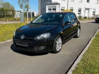 Gebraucht VW Golf VI Team 105 PS (77 kW) 2011 Schwarz Kleinwagen