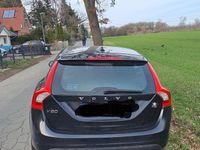 Gebraucht Volvo V60 Kinetic 150 PS (110 kW) 2011 Schwarz Kombi