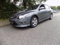 Gebraucht Hyundai i30 Classic 109 PS (80 kW) 2012 Grau Limousine