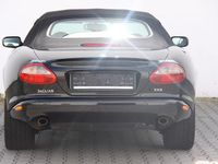Używany Jaguar XKR 363 KM (266 kW) 1998 Czarny Kabriolet