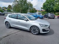 Gebraucht Ford Focus Titanium 125 PS (91 kW) 2024 Silber Limousine