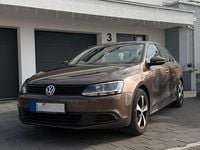 Gebraucht VW Jetta 104 PS (76 kW) 2011 Braun Limousine