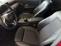 Gebraucht Mercedes A180 116 PS (85 kW) 2022 Rot Limousine