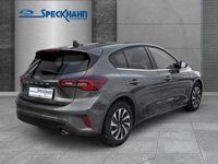 Neu Ford Focus Titanium X 155 PS (114 kW) 2025 Grau Limousine
