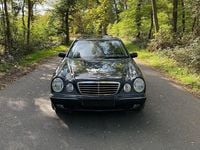 Gebraucht Mercedes E280 Avantgarde 204 PS (150 kW) 2001 Blau Limousine