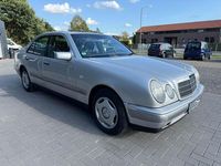 Gebraucht Mercedes E240 Elegance 170 PS (125 kW) 1998 Silber Limousine