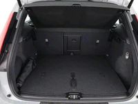 Gebraucht Volvo XC40 163 PS (119 kW) 2024 Grau SUV