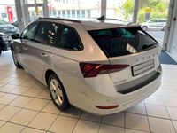 gebraucht Skoda Octavia Combi 2.0 TDI DSG Clever*ACC*LED*Navi*