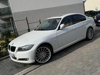 Gebraucht BMW 325 204 PS (150 kW) 2010 Weiß Limousine