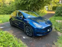 Usata Tesla Model Y Standard Range 219 kW (299 CV) 2023 Blu SUV