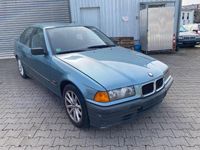 Gebraucht BMW 316 102 PS (75 kW) 1995 Grün Limousine