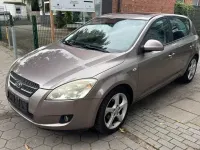 Gebraucht Kia Ceed 122 PS (89 kW) 2008 Beige Kleinwagen