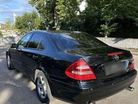 Gebraucht Mercedes E240 177 PS (130 kW) 2003 Schwarz Limousine